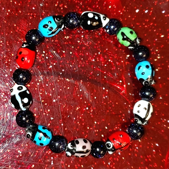 Glass lampwork ladybug 🐞 bead handmade stretch bracelet. - Picture 2 of 8